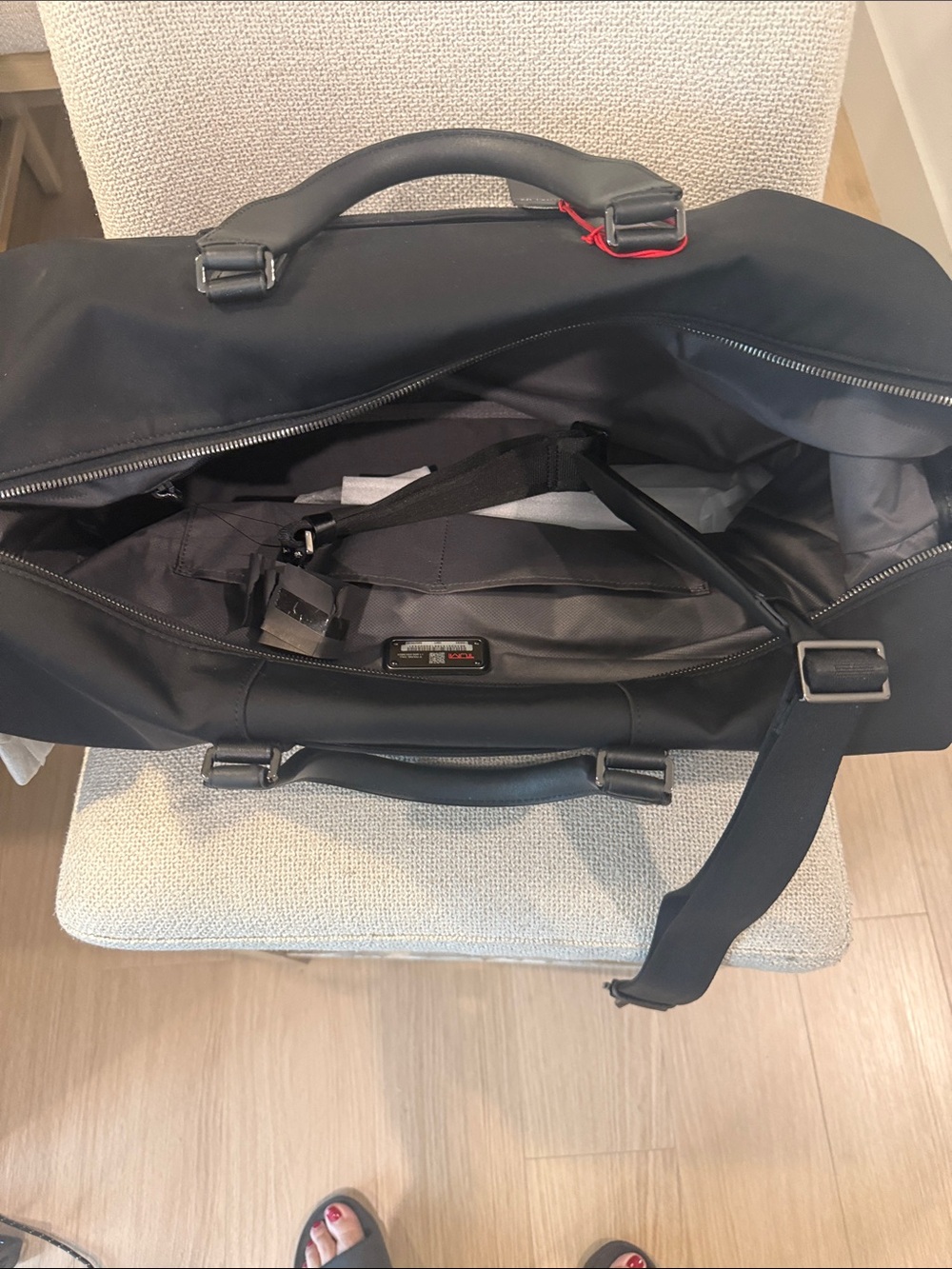 NWT Tumi Black Harrison Duffel with Leather Trim - Picture 7 of 7